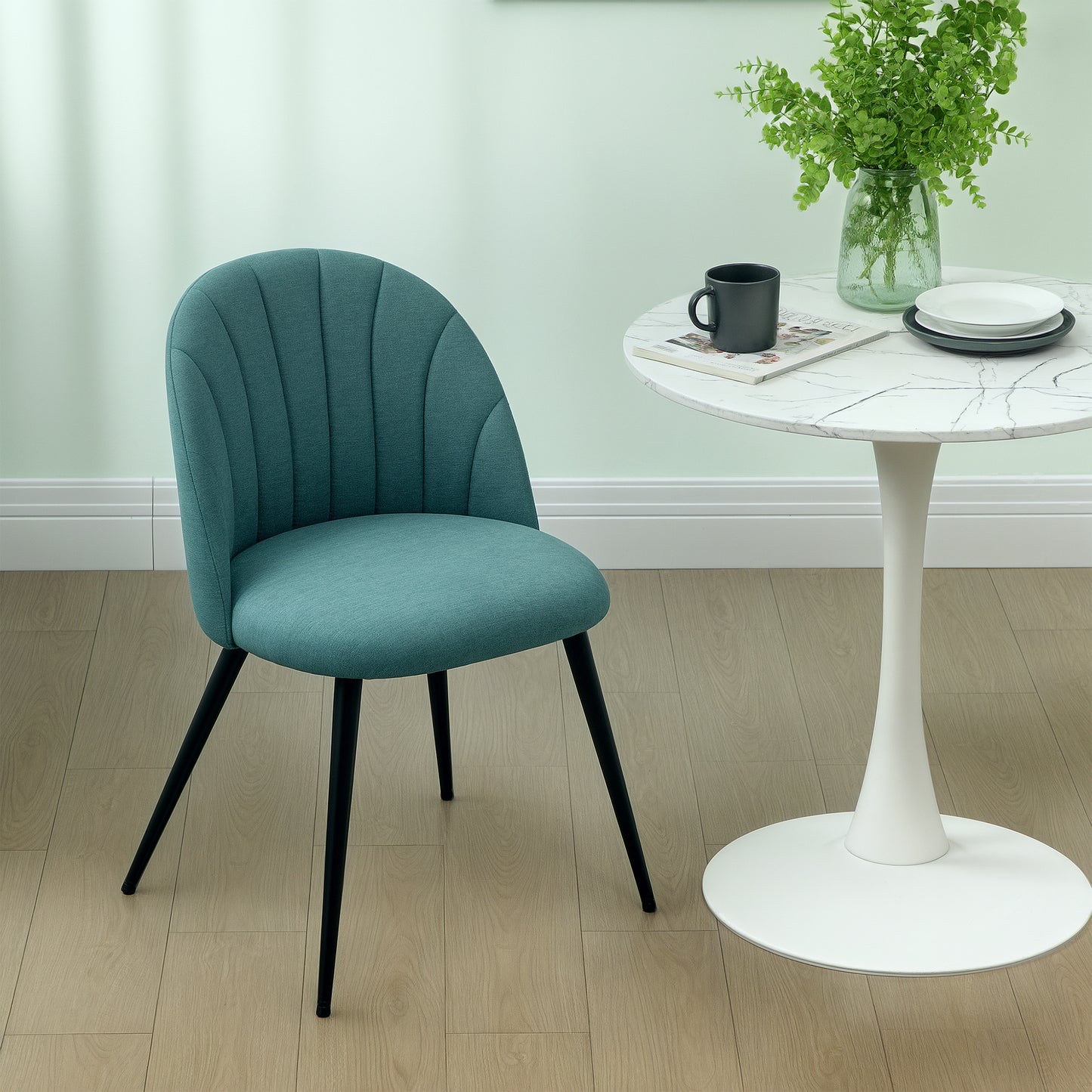 HOMCOM Velvet Dining Chairs Set of 2, Modern Upholstered Kitchen Chairs with Metal Legs, Shell Backrest and Padded Seat for Dining Room, Bedroom, Living Room, Vanity, Green