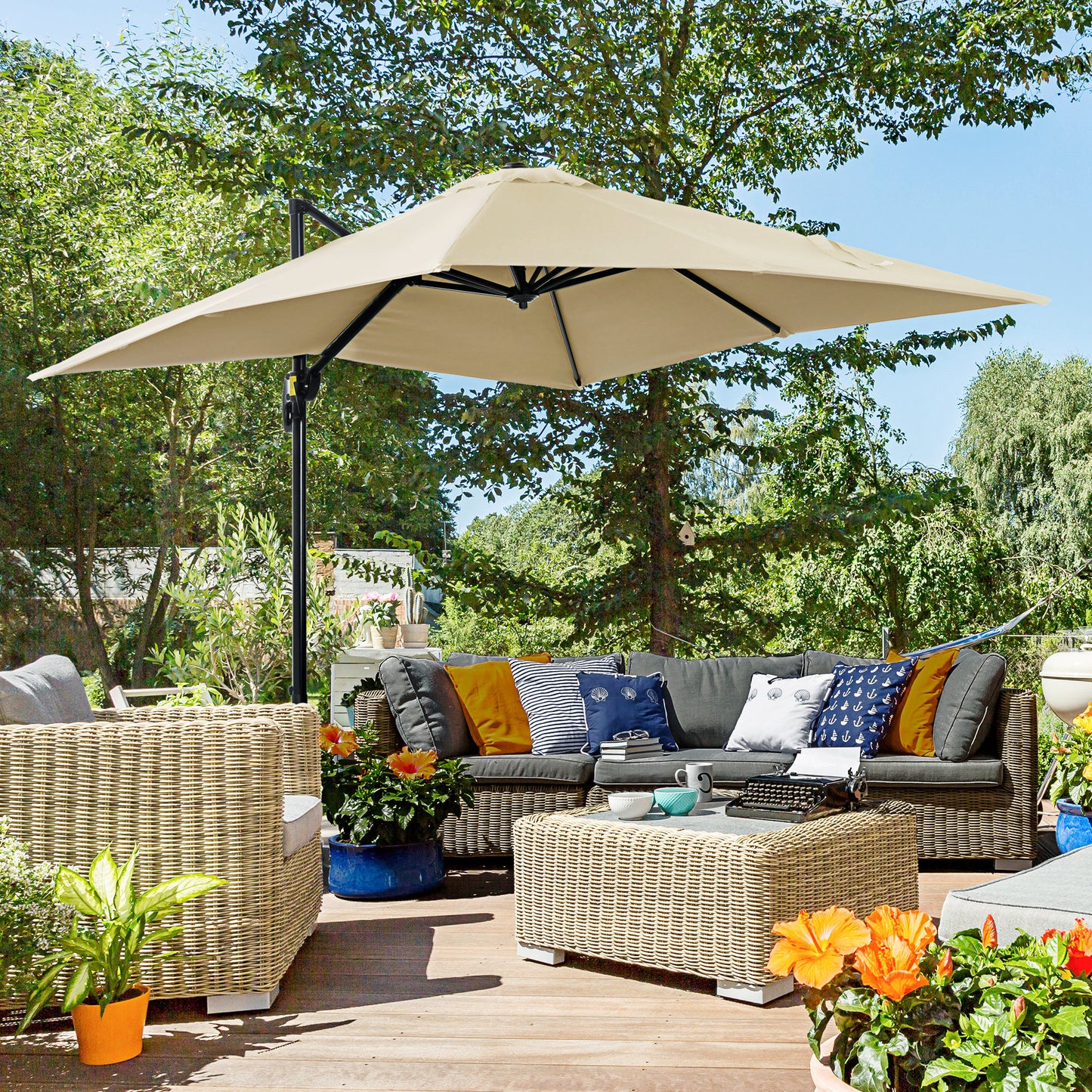 Outsunny 2.5 x 2.5m Patio Offset Parasol Umbrella Cantilever Hanging Aluminium Sun Shade Canopy Shelter 360√Ç¬∞ Rotation with Crank Handle and Cross Base, Cream White