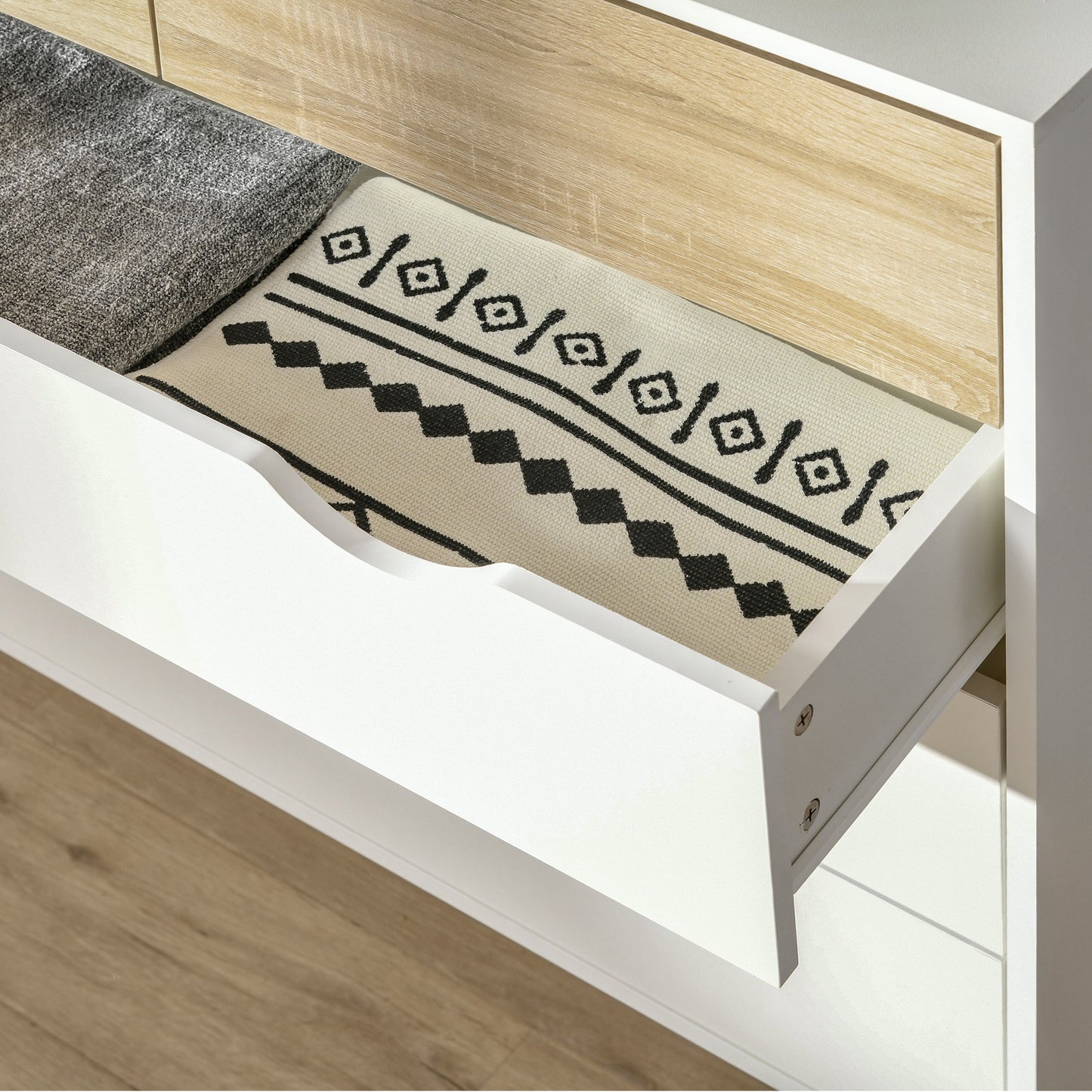 HOMCOM Nordic Style Chest of Drawers, 5 Drawer Dresser with 4 Tapered Legs and Groove Handles, Storage Organiser Side Cabinet for Bedroom, Living Room