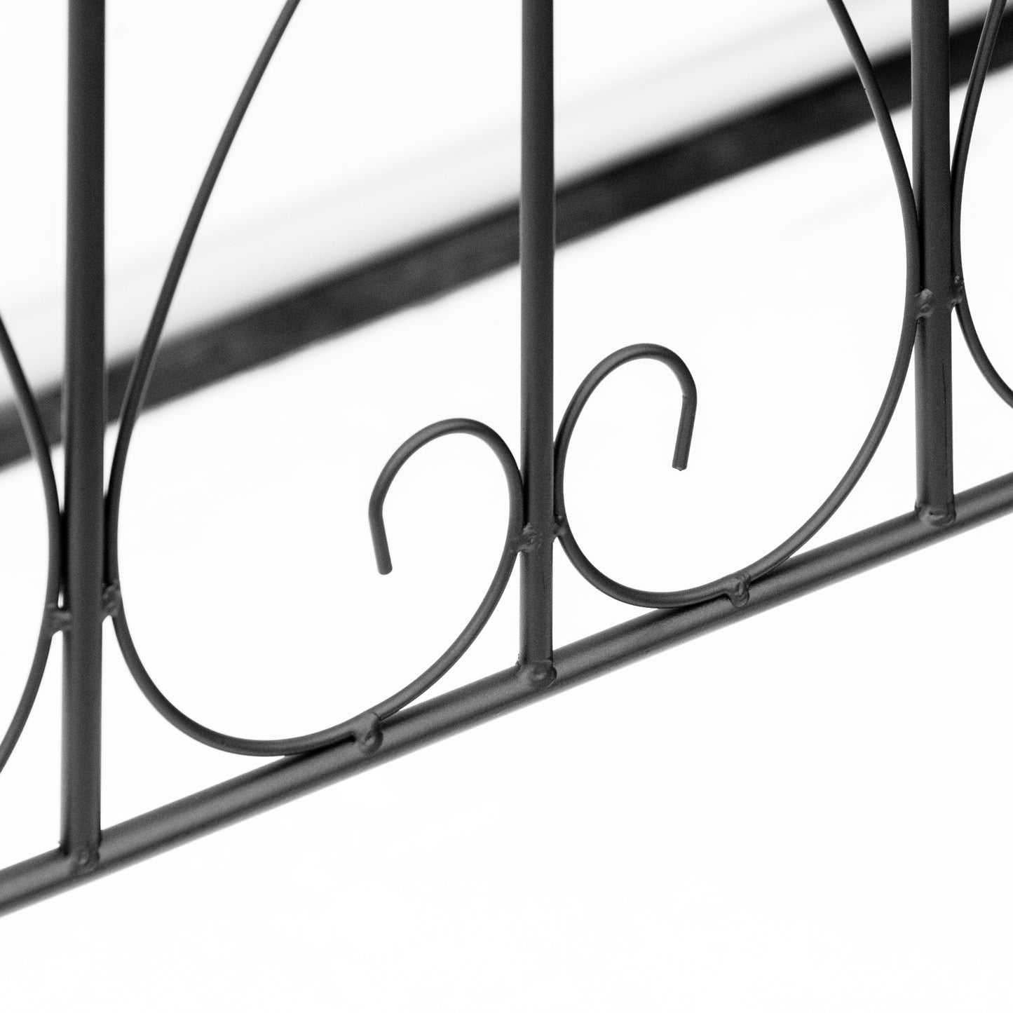 Outsunny Decorative Garden Fencing, 83cm (H) x 3m (L) 5PCs Outdoor Picket Fence Panels, Rustproof Metal Wire Landscape Flower Bed Border Edging Animal Barrier, Black