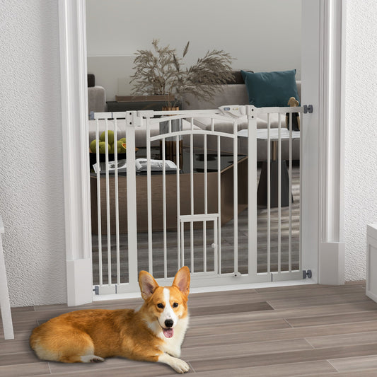 بوابة PawHut Pressure Fit Stair Dog Gate مع باب للقطط الصغيرة، باب يغلق تلقائيًا، قفل مزدوج، للفتحات من 74 إلى 100 سم - أبيض