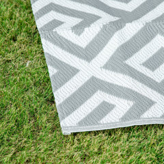 Outsunny Outdoor Rug Reversible Mat Plastic Straw Rug Portable RV Camping Mat for Garden Picnic Indoor, 152x243cm, Light Grey